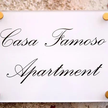 Casa Famoso كاتانيا