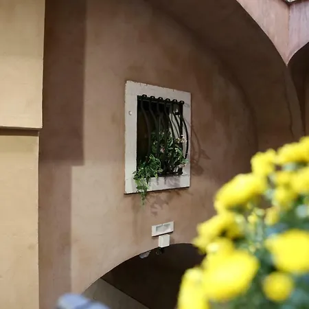 Casa Famoso كاتانيا
